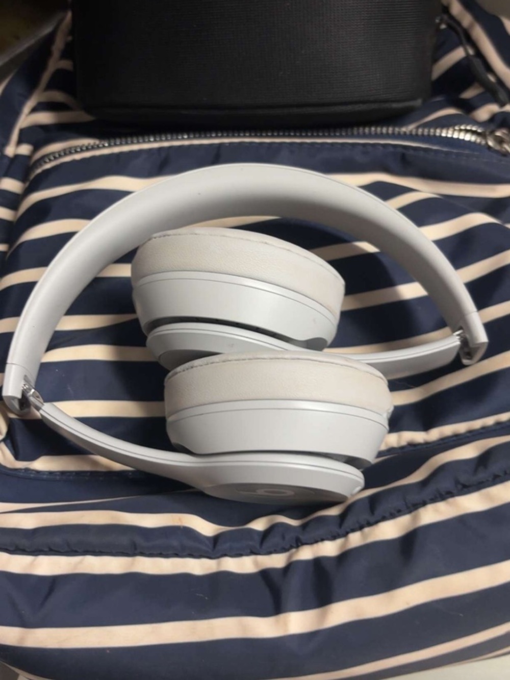 Beats by Dre Wireless Over-Ear Headphones in White